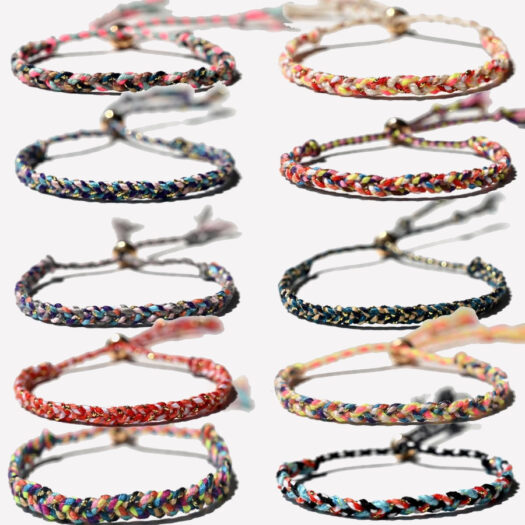 10 bracelets tresses multicolores