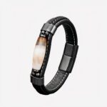 Bracelet en cuir avec une pierre beige.