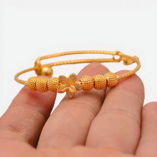 Bracelet jonc perles et fleur pour enfant