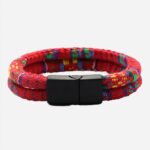Bracelet en tissage rond, rouge, orange, vert, jaune avec un fermoir noir