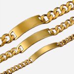 Trois gourmettes dorées.