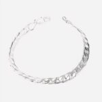 Photo d'un bracelet pour homme en argent, avec fermeture par mousqueton