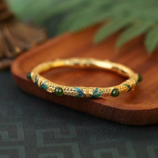 Bracelet jonc avec perles vertes qui rappelle bambou, japonisant